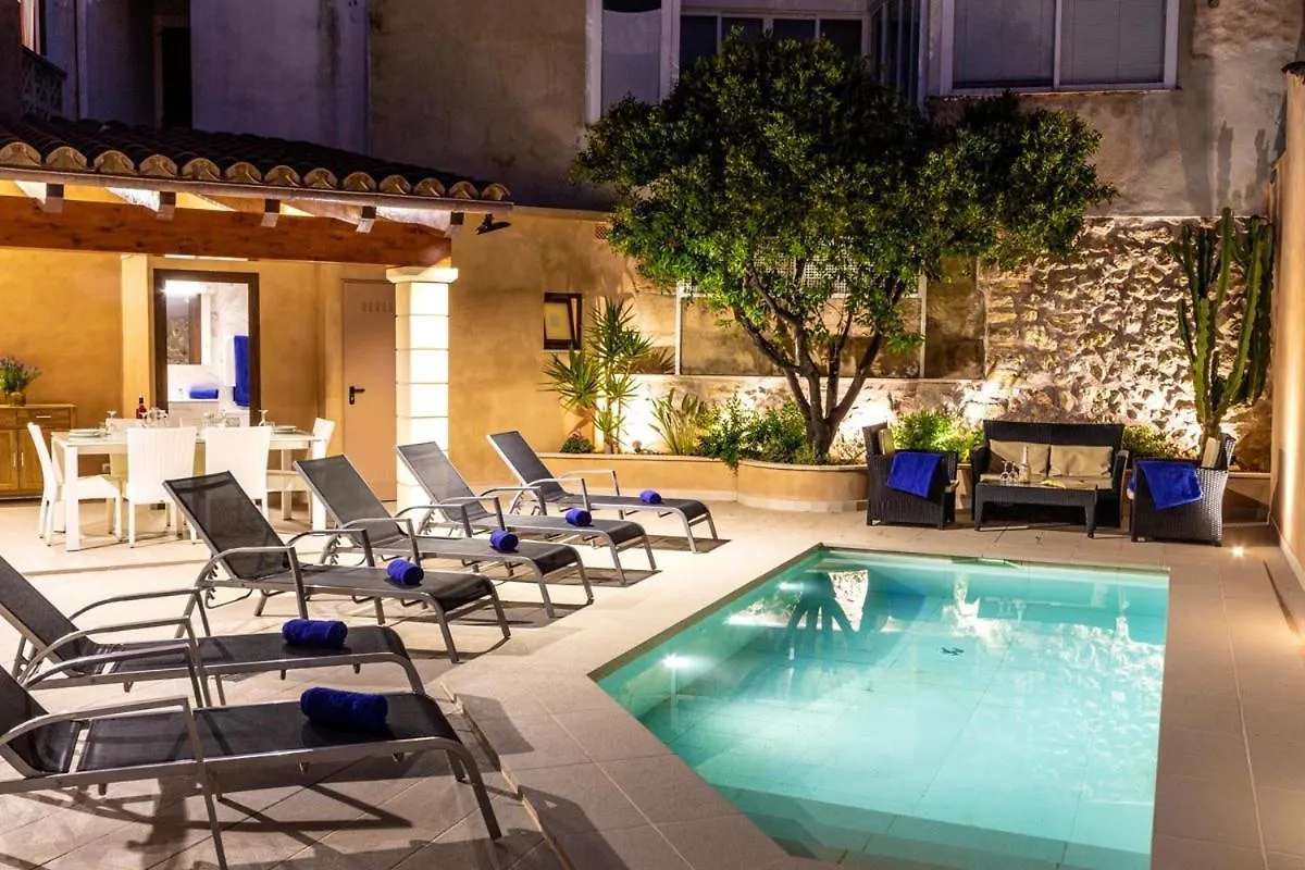 Superb House 200M From The Center Of Pollensa By Renthousing Villa