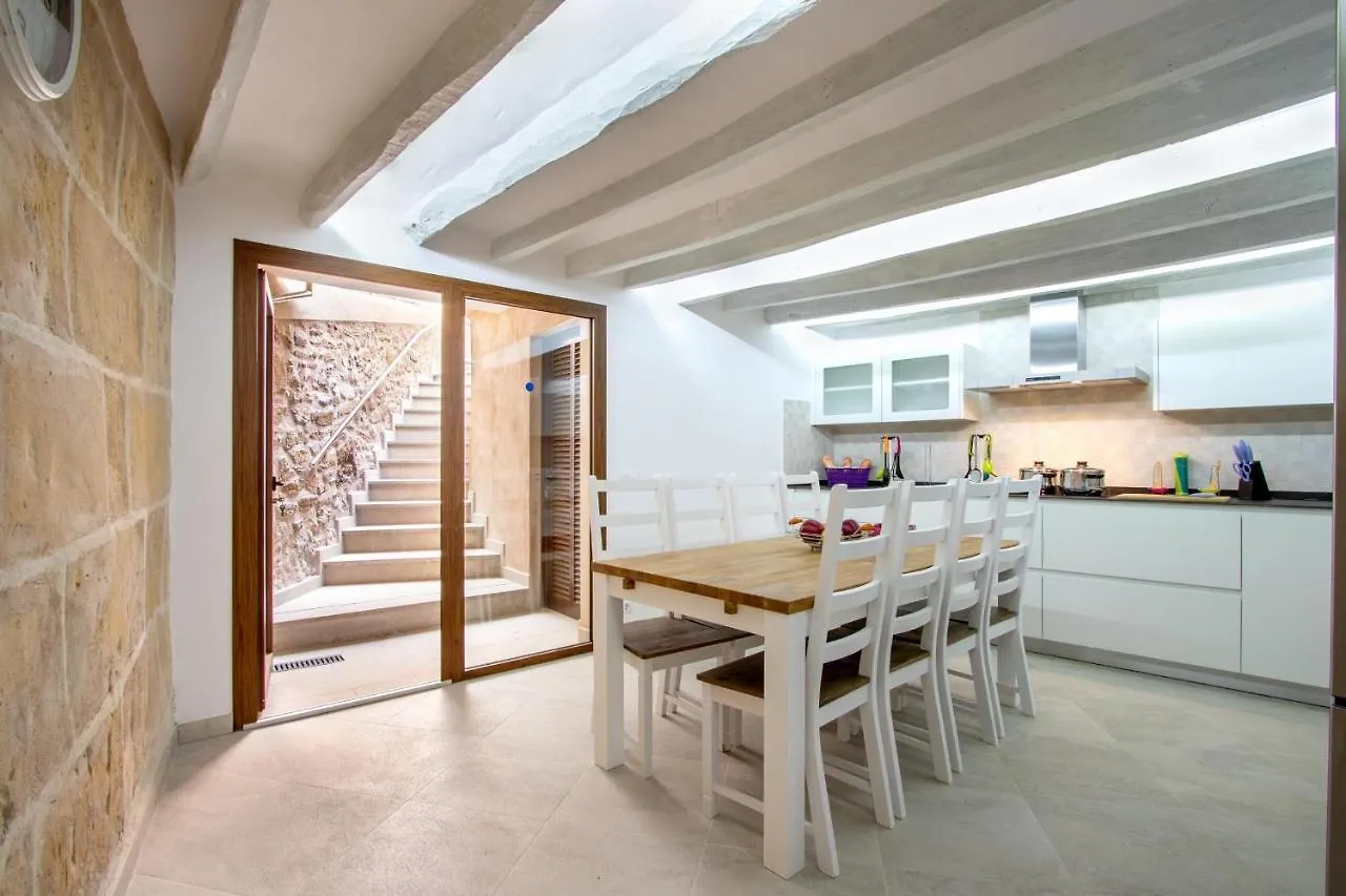 Superb House 200M From The Center Of Pollensa By Renthousing Villa Spain